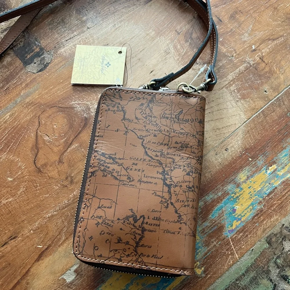 NWT Patricia Nash Pertina Frame Pouch - Picture 2 of 5